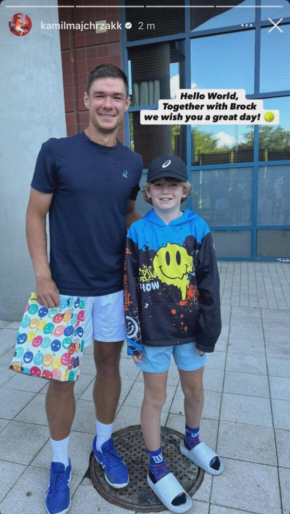 Tennis Player Kamil Majchrzak meets with the boy who originally had his hat he intended to give to him stolen by a man at the US Open ❤️