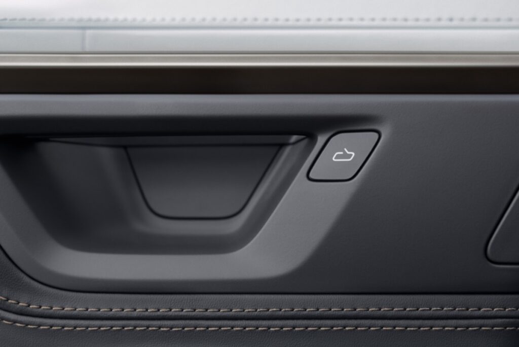 rivian next-gen r1s door latch