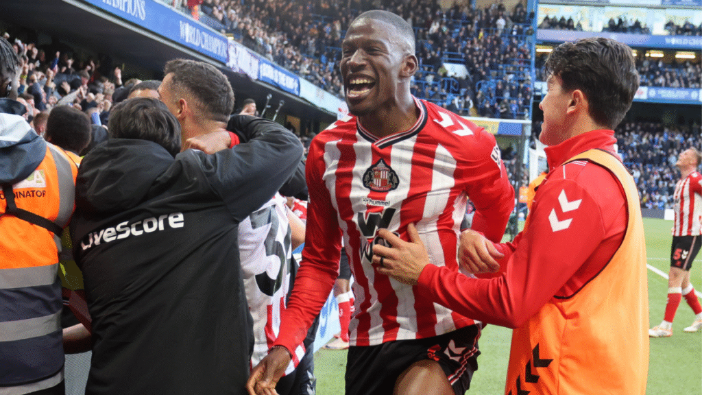 Sunderland down Chelsea as their dramatic Premier League return takes them as high as second place in table