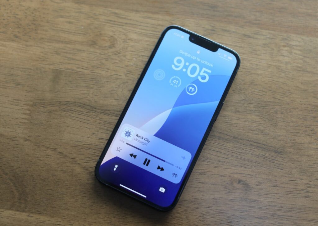 Apple reportedly plans ambitious satellite-powered iPhone features