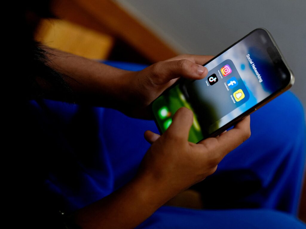 Australia adds Reddit, Kick to social media ban for children under 16 | Social Media News