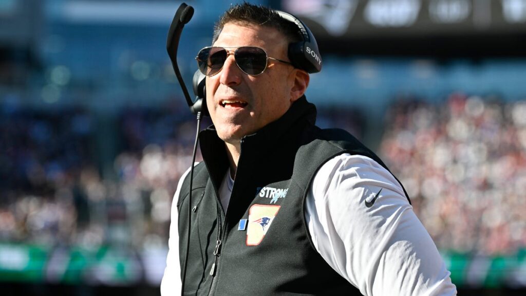 Here’s why Mike Vrabel compared trade deadline efforts to pregnancy