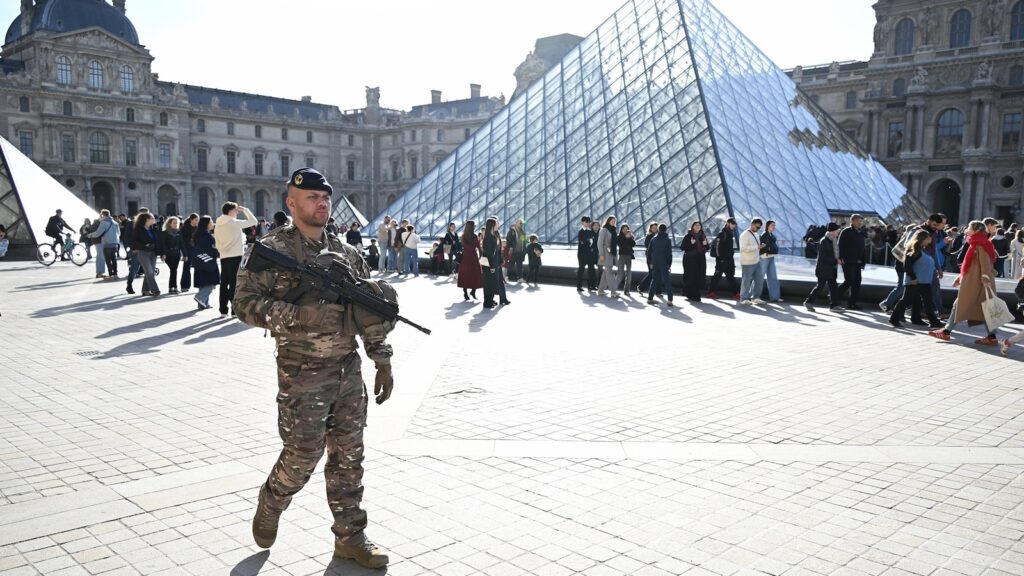 Password to Louvre’s video surveillance system was ‘Louvre’, according to employee