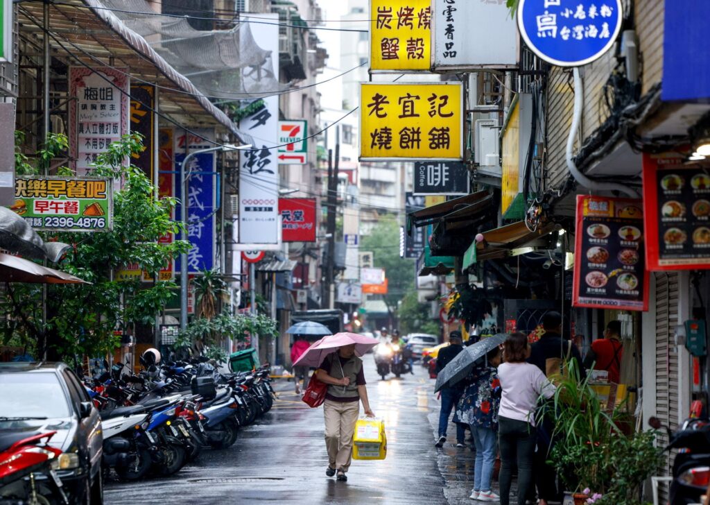 Thousands evacuated in Taiwan as Tropical Storm Fung-wong closes in | Weather News