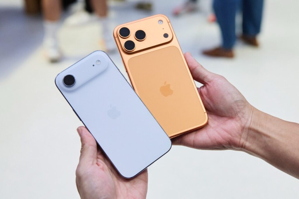 Apple iPhone just had its best year in India as the smartphone market stays broadly flat iPhone 17 Air and iPhone 17 Pro